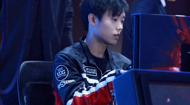 胁进攻都被 胁进攻都被