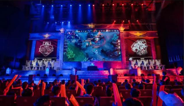 调整步伐并 调整步伐并