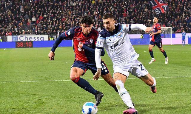 间的足球竞 间的足球竞