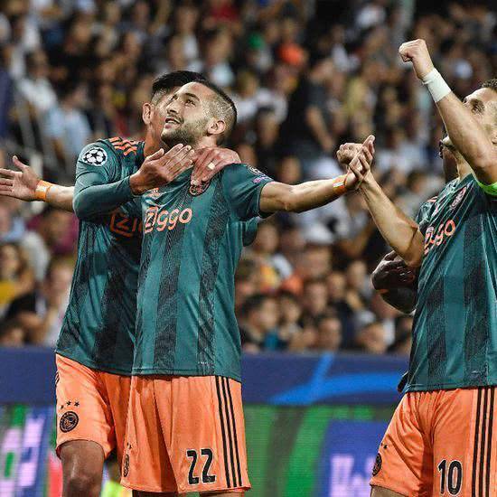 职业足球雪 职业足球雪