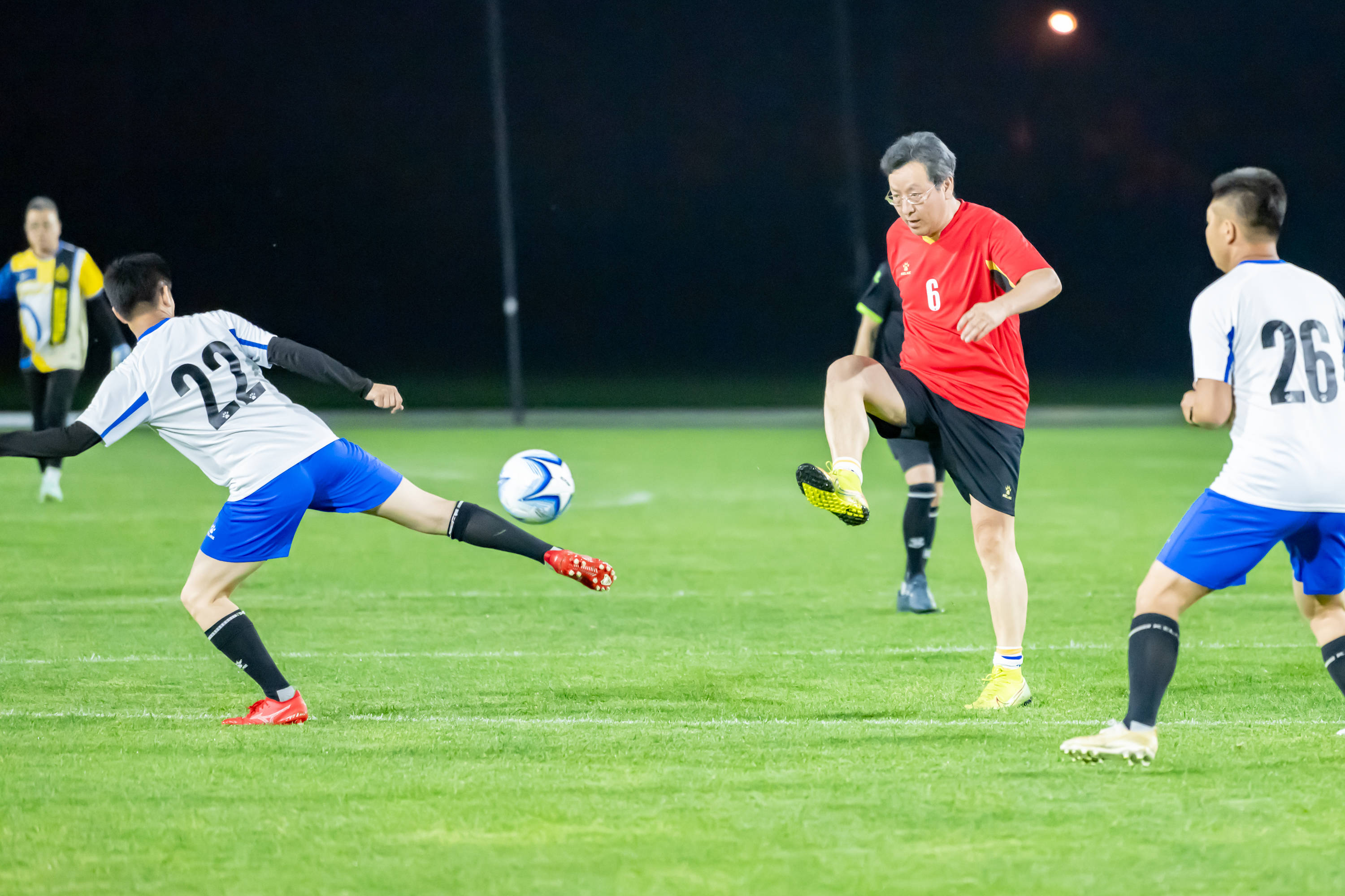 限制尤为关 限制尤为关