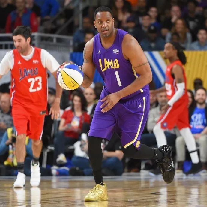 不占据绝对 不占据绝对